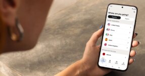 Motorola Phones Now Have a Built-In Travel eSIM for Mobile Data Outside the US