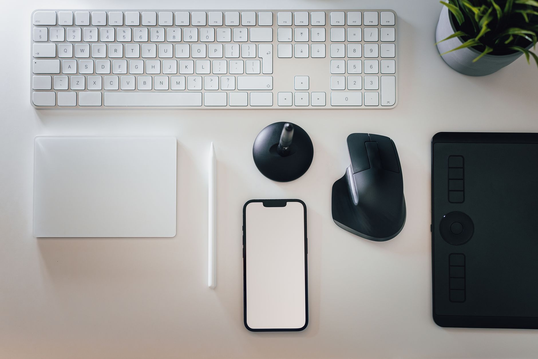 The Ultimate Phone - The Ultimate Phone Grip and Stand Guide: MagSafe Wallets vs. Ring Holders Review