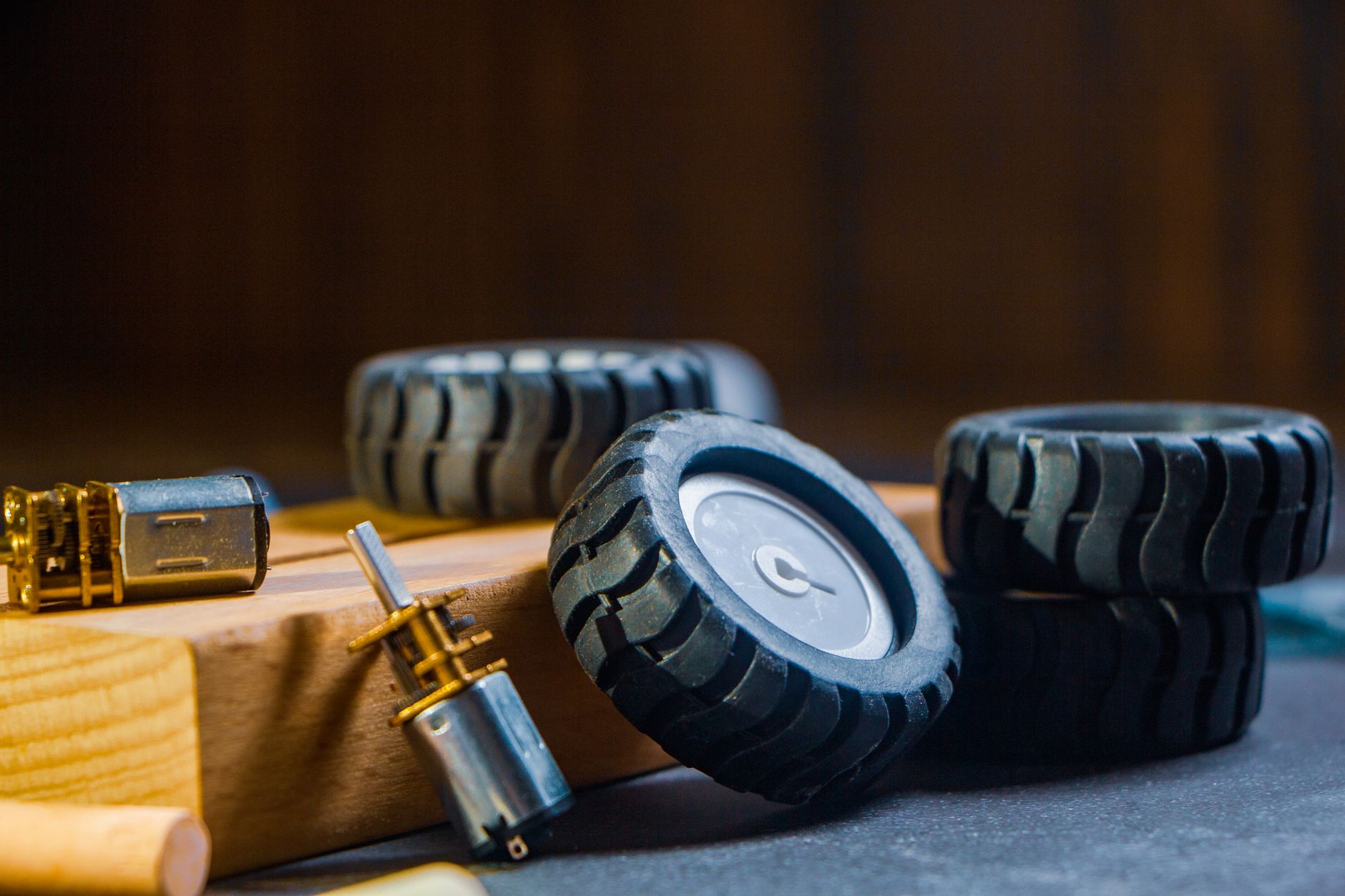Viral Amazon Gadgets - The Best Amazon Gifts for Him: 12 Useful Gadgets and Tools He’ll Brag About Review