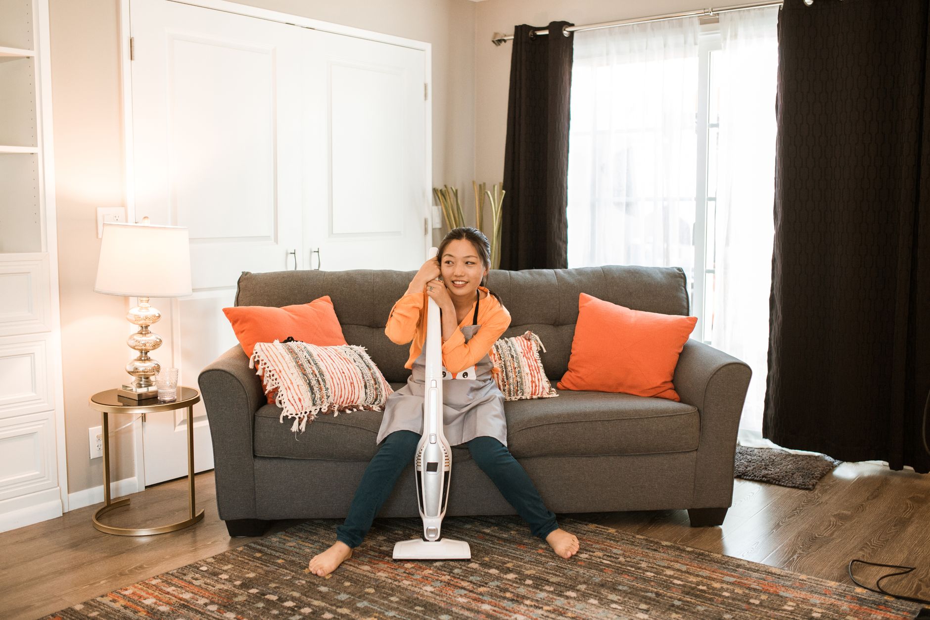 The Viral Portable - The Viral Portable Fabric Shaver That Makes Pilled Sweaters and Couches Look Brand New Review